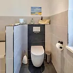 Hangarstein Apartment *