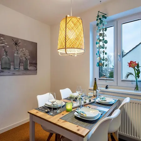 Hangarstein Apartment